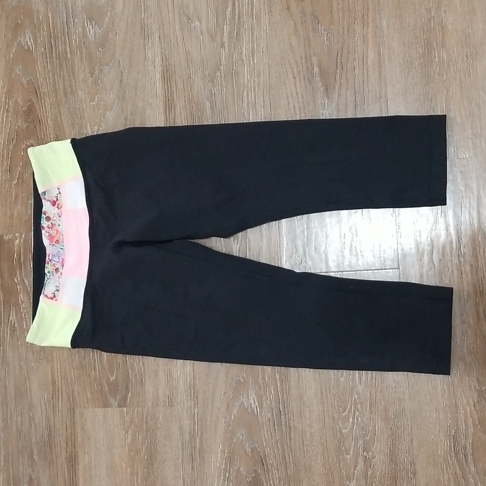 (6) lululemon athletica Cropped Leggings Running Yoga Activewear Capris Workout